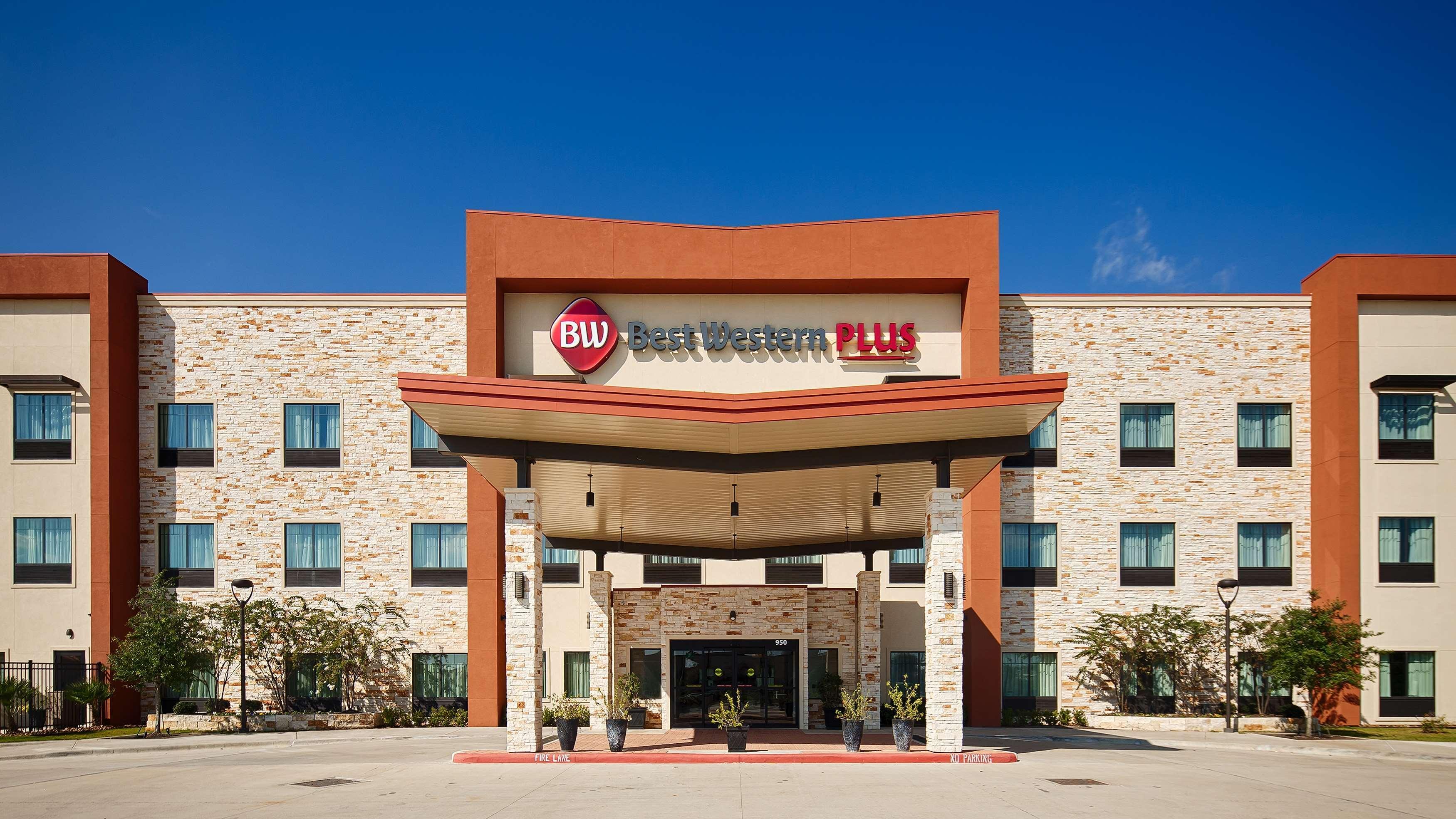 Best Western Plus College Station Inn & Suites Exterior photo