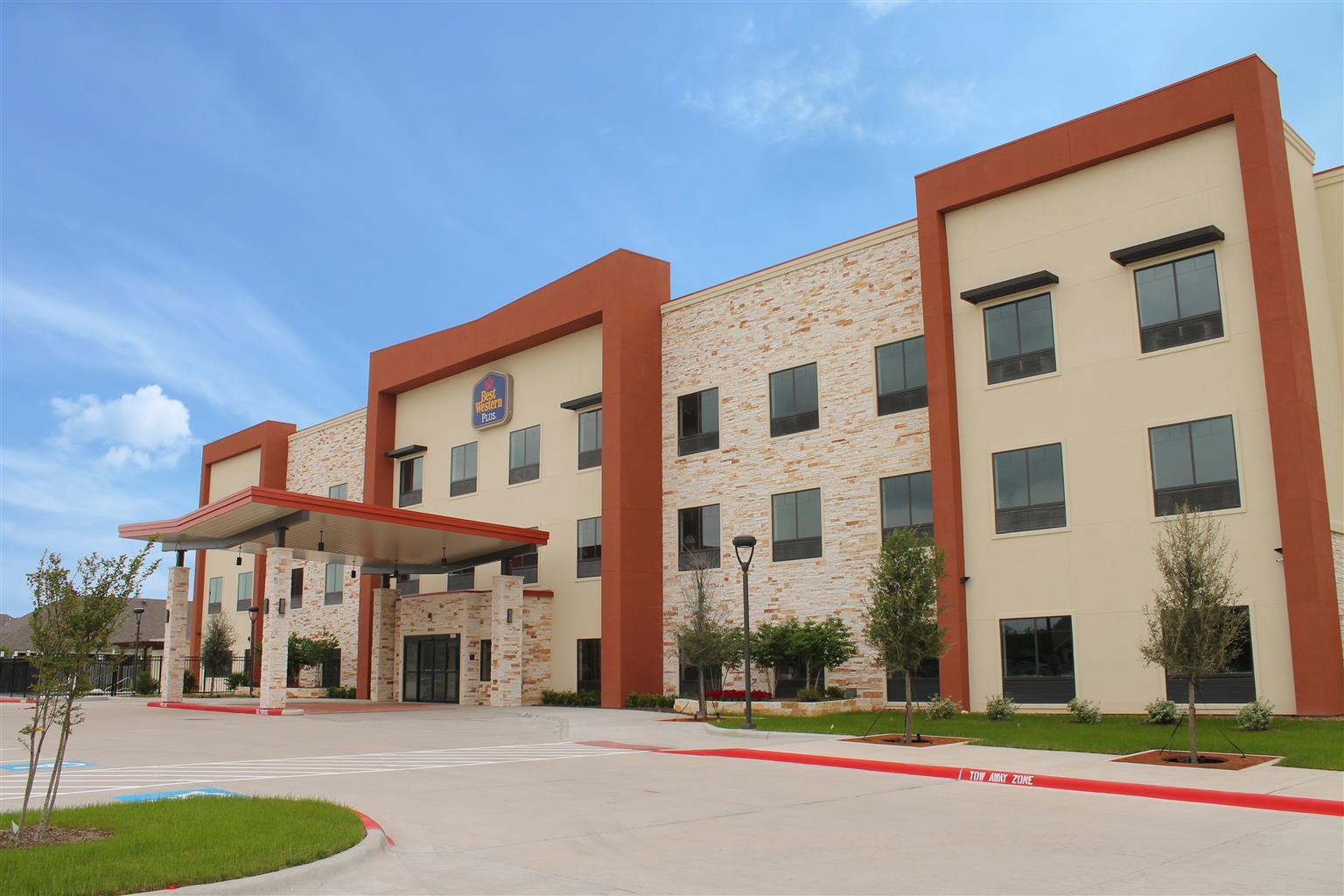 Best Western Plus College Station Inn & Suites Exterior photo