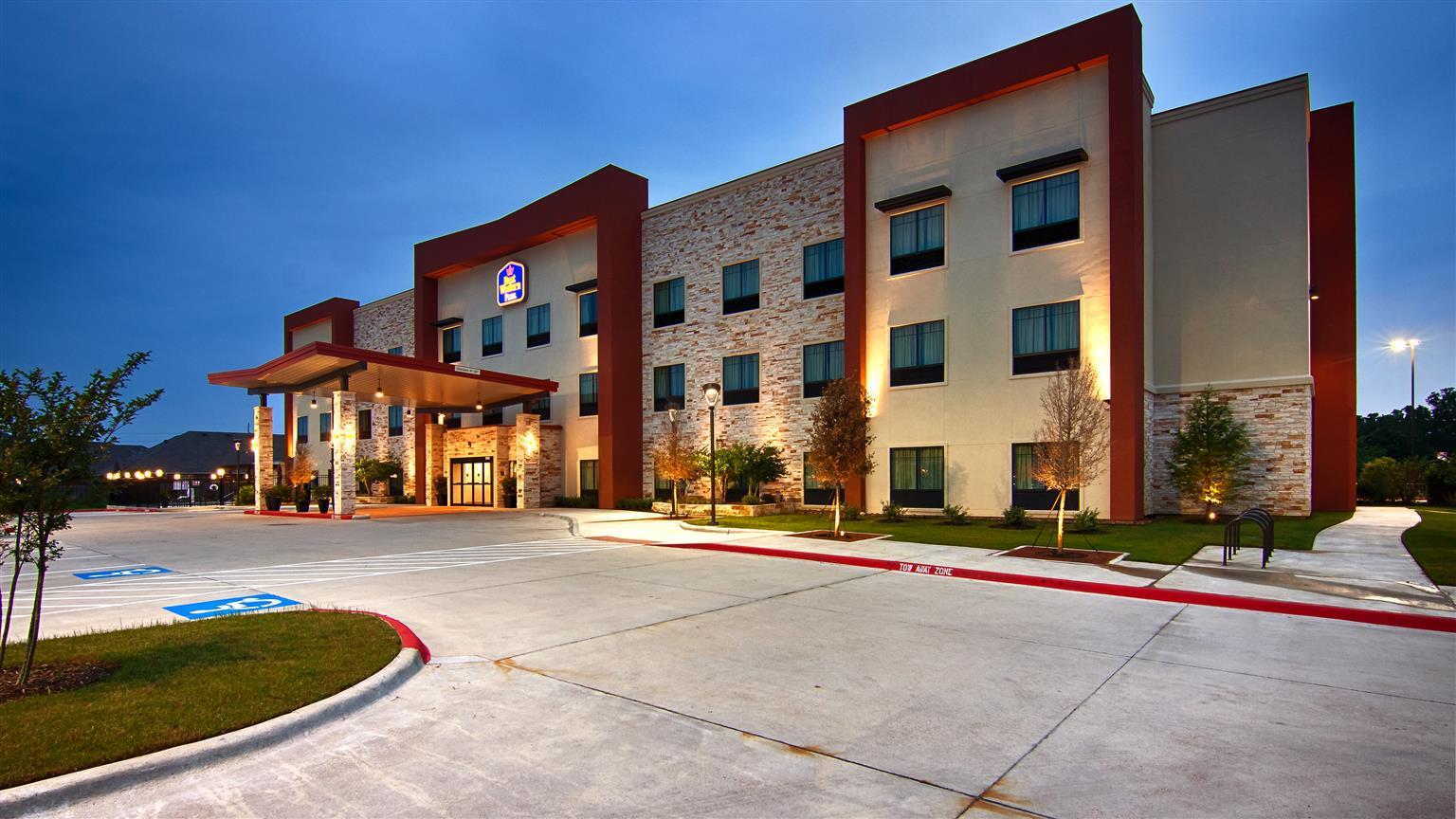 Best Western Plus College Station Inn & Suites Exterior photo